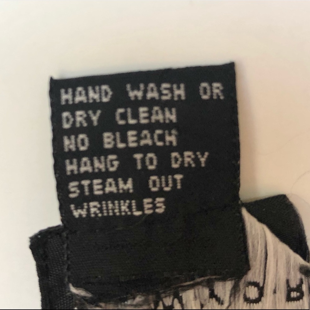 *SOLD* Eileen Fisher Silk Sleeveless Top - Picture 4 of 4